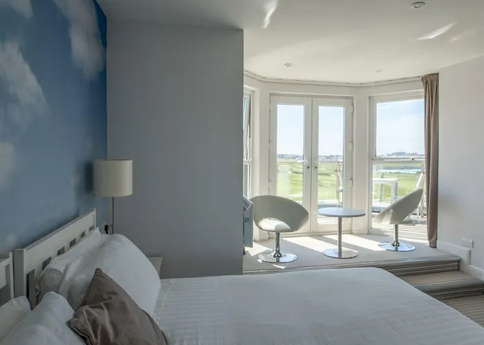 Oceanside Lifestyle Hotel