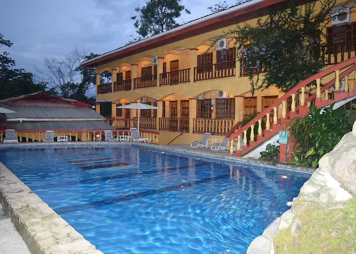 Hotel Tres Banderas