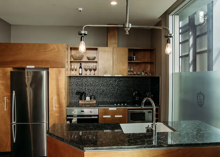 King And Queen Hotel Suites