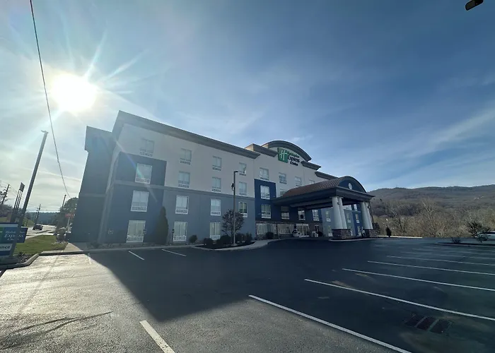 Holiday Inn Express & Suites Caryville By Ihg