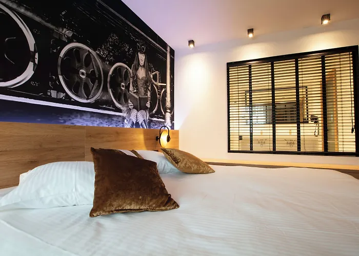Hotel Leo Station Et Annexes