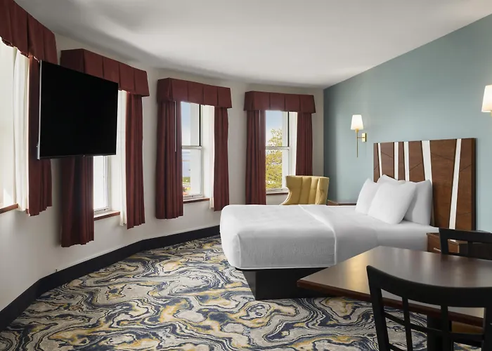 Hotel Chequamegon, BW Signature Collection
