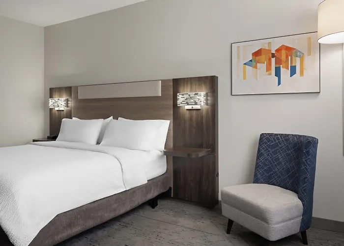 Holiday Inn Express Toledo North By Ihg