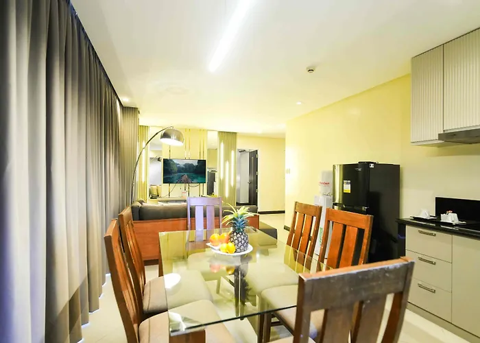 Court Meridian Hotel & Suites