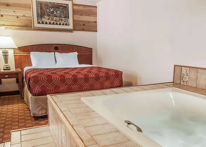 Econo Lodge Inn & Suites Madras