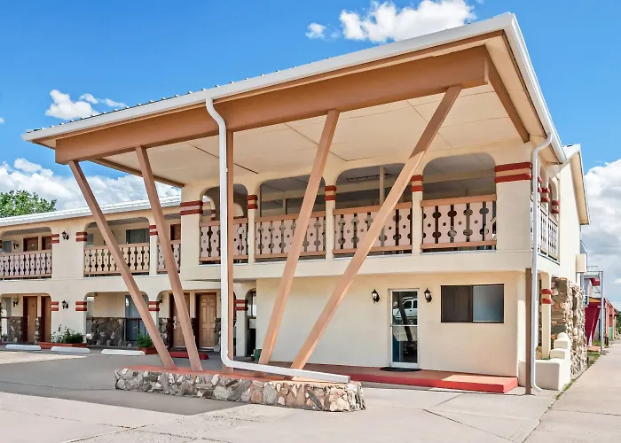 Travelodge By Wyndham Las Vegas Nm