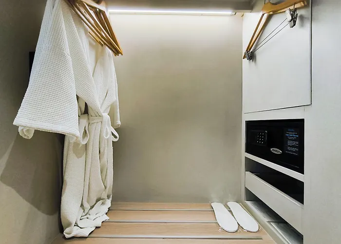 Citrus Sukhumvit 13 Nana Bangkok By Compass Hospitality - Newly Renovated