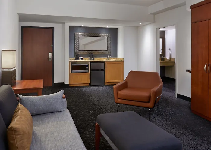 Courtyard By Marriott Calgary Airport