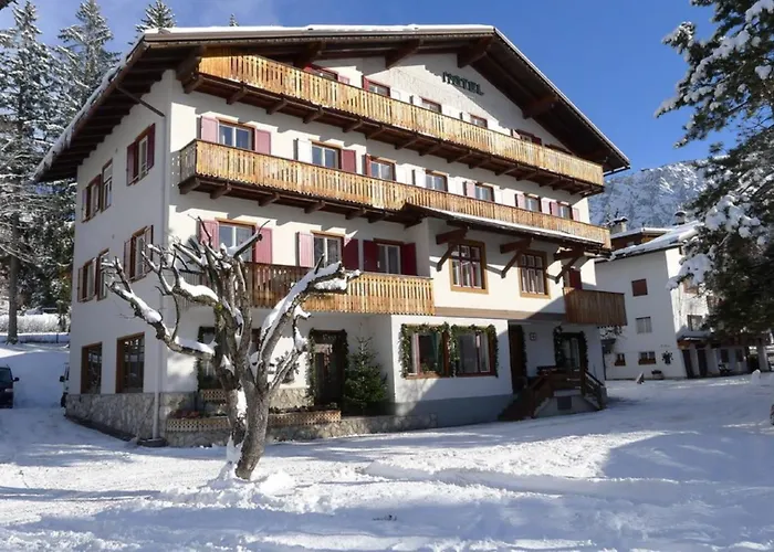 Hotel Bellaria - Cortina D'Ampezzo - Parking