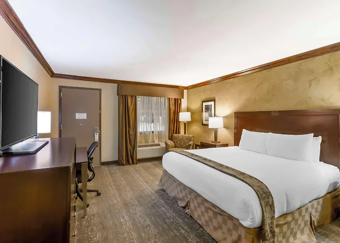Best Western Plus Raton Hotel