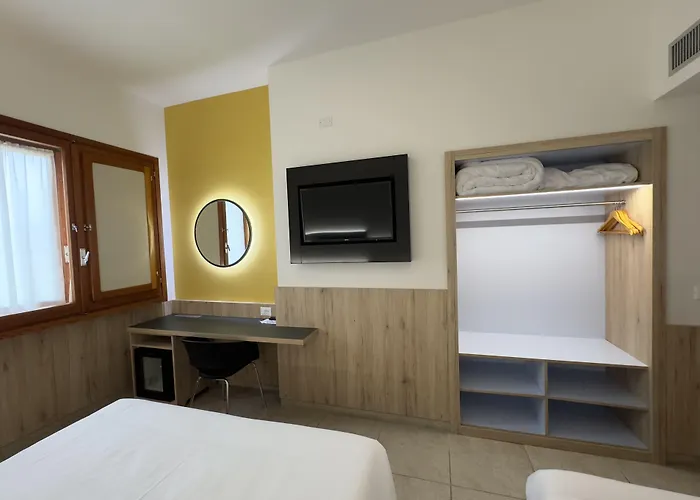 Hotel Holidays