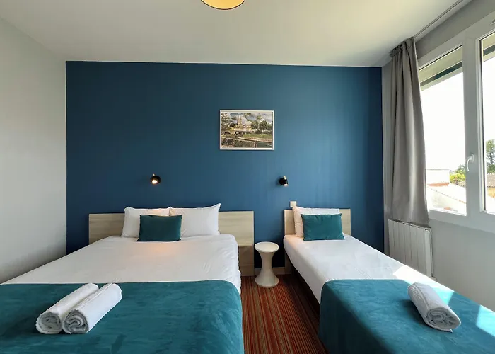 Brit Hotel Du Parc Niort Centre-Parking Gratuit