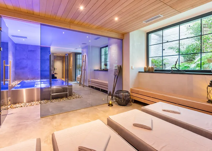 MOSAIC HOUSE Design Hotel