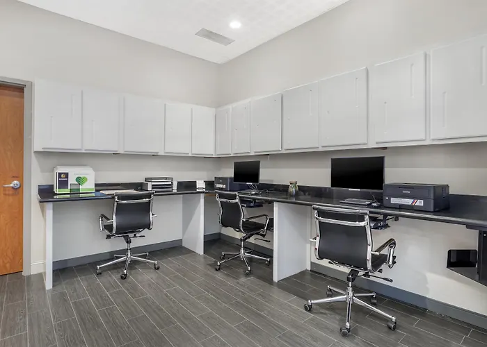 Best Western Plus Rose City Conference Inn