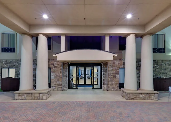 Holiday Inn Express & Suites - Denton North By Ihg