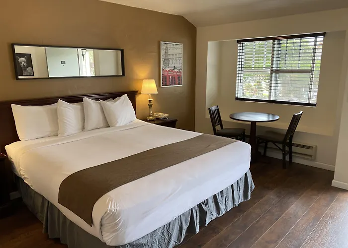 Bide-A-Wee Inn&Cottages