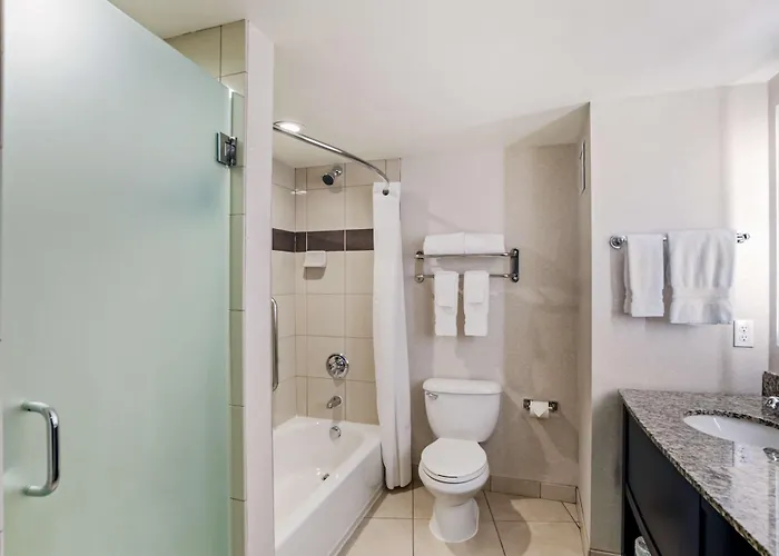 Best Western Plus Marina Gateway Hotel