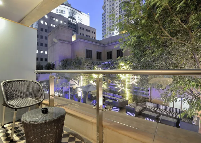 DAVINCI Hotel on Nelson Mandela Square