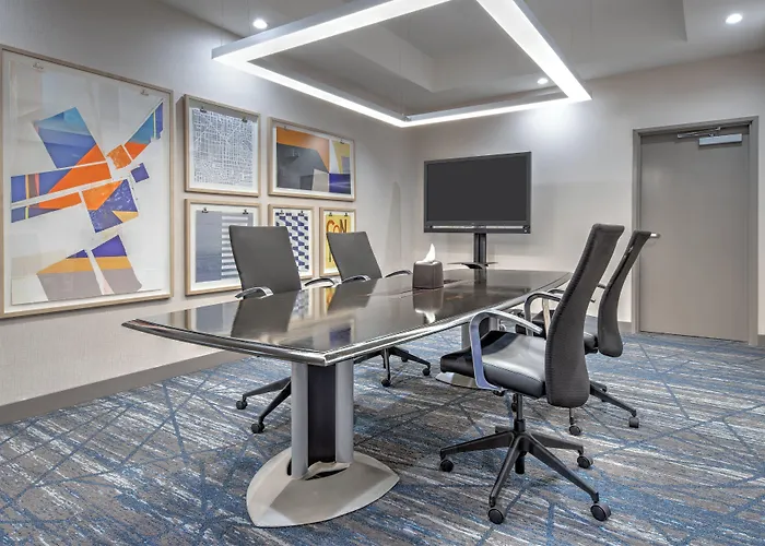 Holiday Inn Express Hotel & Suites Dallas West By Ihg