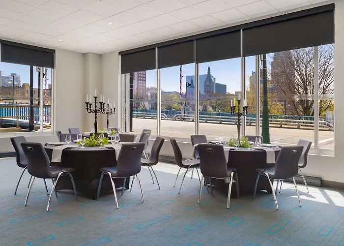 Aloft By Marriott Milwaukee Downtown