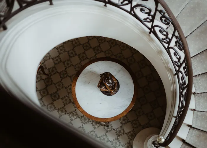 Chateau Du Clair De Lune - Boutique Luxury Hotel