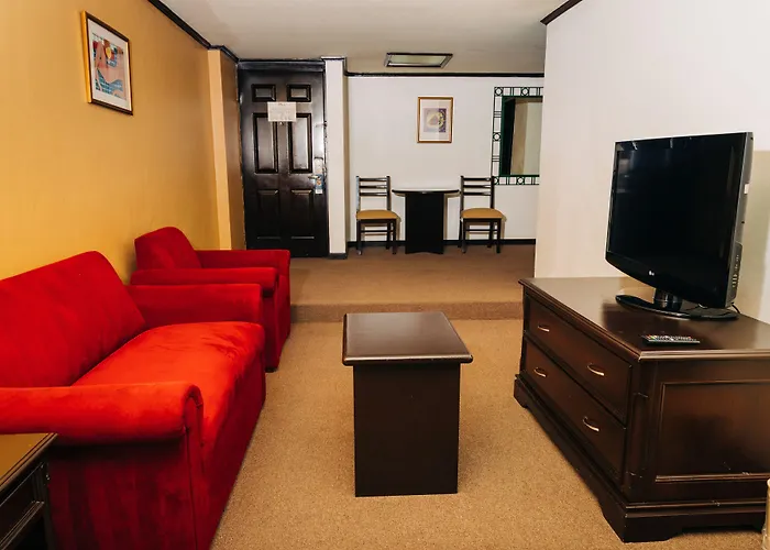 Plaza Hotel&Suites