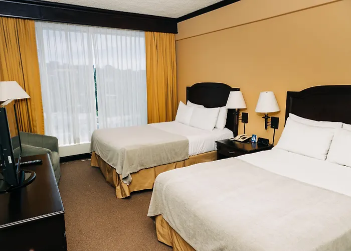 Plaza Hotel&Suites