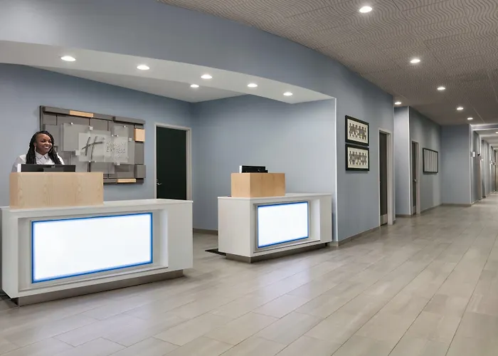Holiday Inn Express Hotel & Suites Norfolk Airport By Ihg