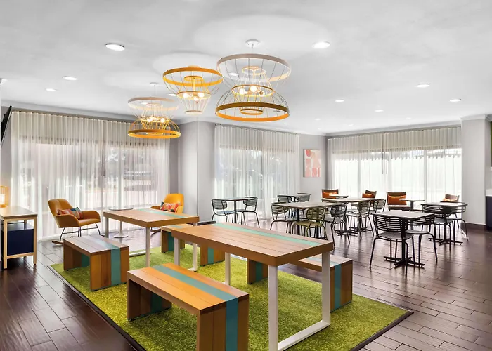 Spark By Hilton Pearland