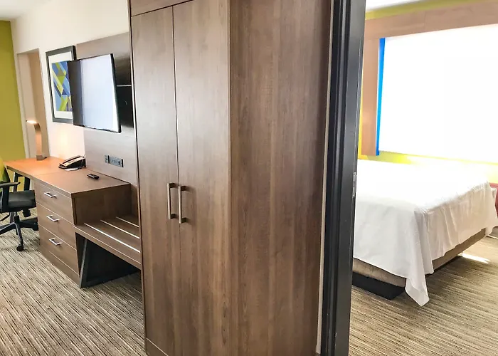Holiday Inn Express & Suites Lubbock West By Ihg
