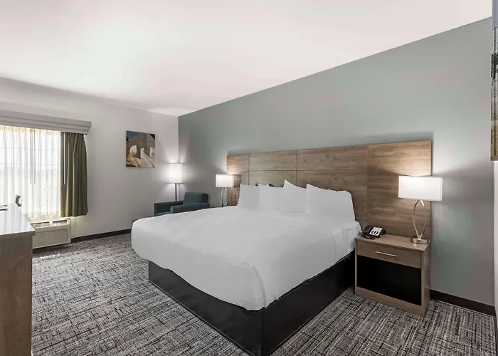 Best Western Plus Midamerica Hotel