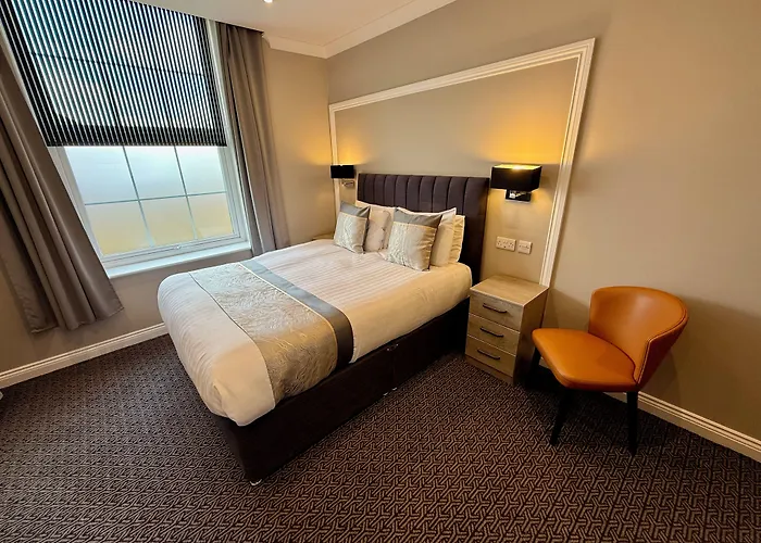 The Raven Hotel