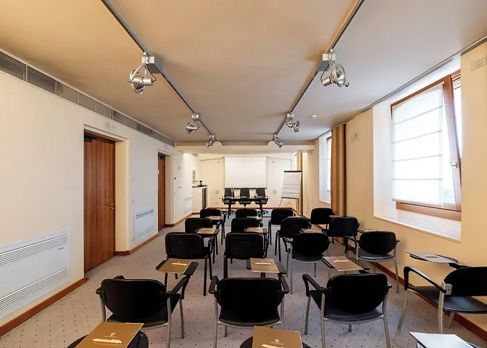 Phi Hotel Astoria