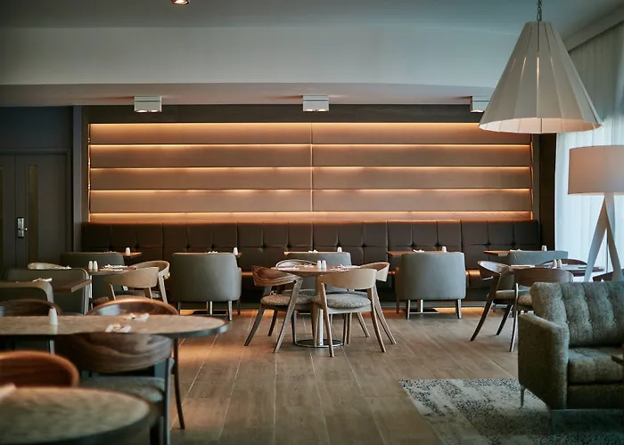 Ac Hotel By Marriott Manchester Salford Quays