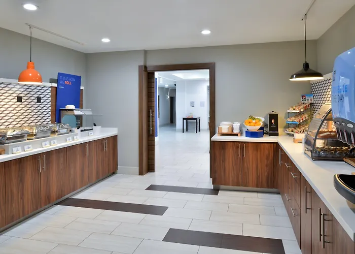 Holiday Inn Express Hotel & Suites Carthage By Ihg