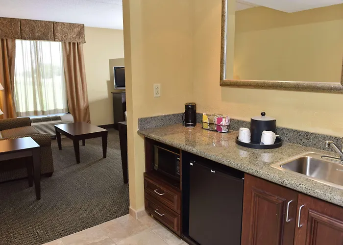 Hampton Inn & Suites Alexandria