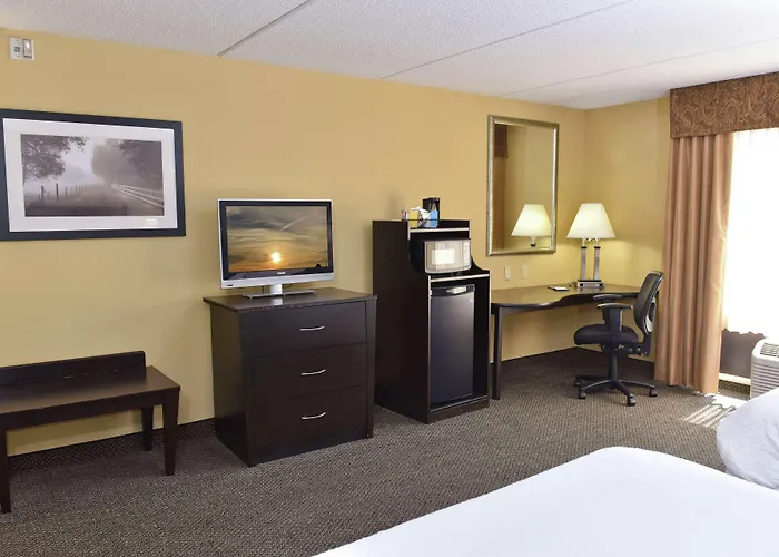 Hampton Inn & Suites Alexandria
