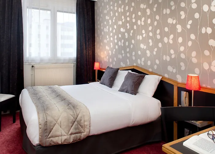 Logis Hotel Du Midi - Saint Etienne Sud