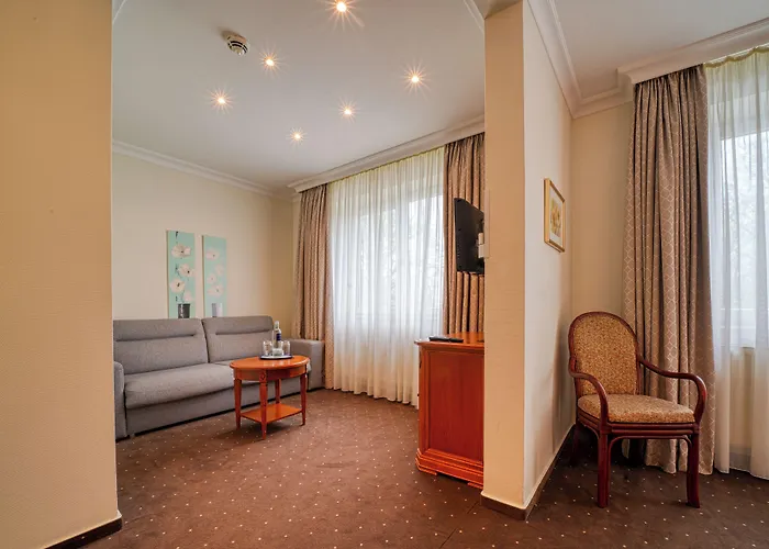Parkhotel Am Glienberg By Fairway Hotels, Hotel Mit Pool Und Sauna