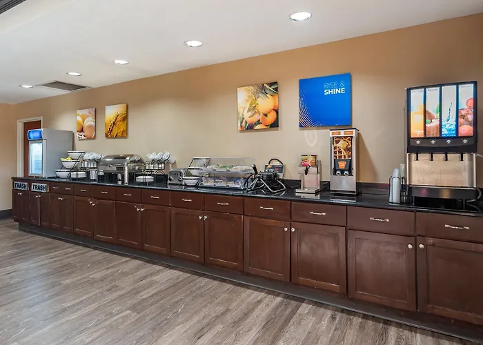 Comfort Inn & Suites Clinton - Jackson West