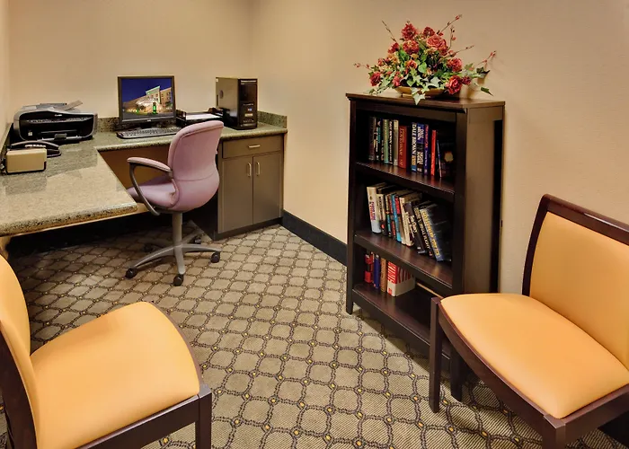 Holiday Inn & Suites Bakersfield By Ihg