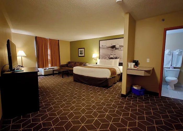 Super 8 By Wyndham Midland
