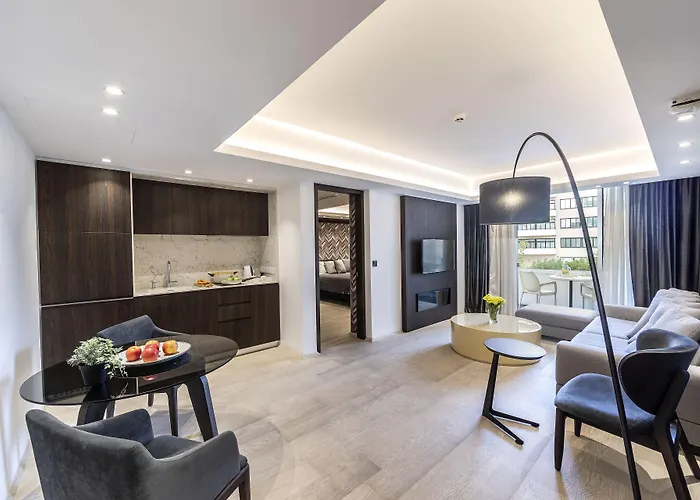 Almond Business Hotel