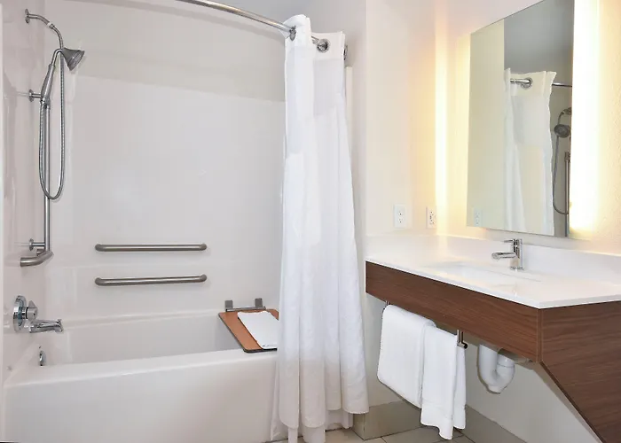 Holiday Inn Express Hotel & Suites Selma By Ihg