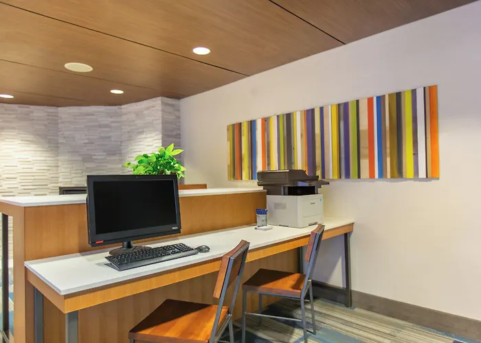 Holiday Inn Express Surprise By Ihg