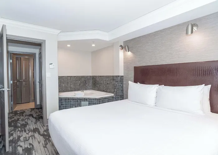 Sandman Signature Toronto Airport Hotel