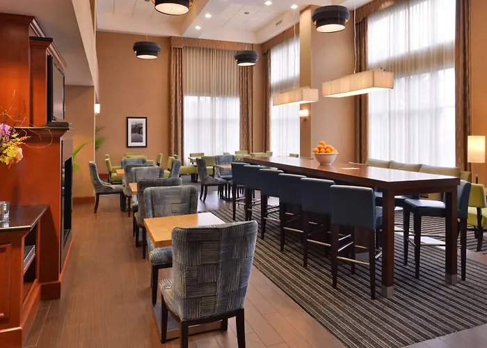 Hampton Inn & Suites Tacoma