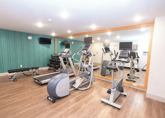 Holiday Inn Express & Suites Iron Mountain By Ihg