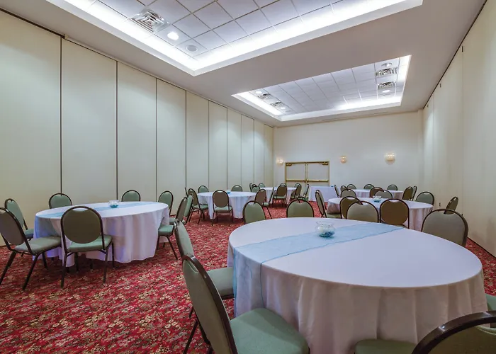Holiday Inn Express Hotel & Suites Greensboro-East By Ihg