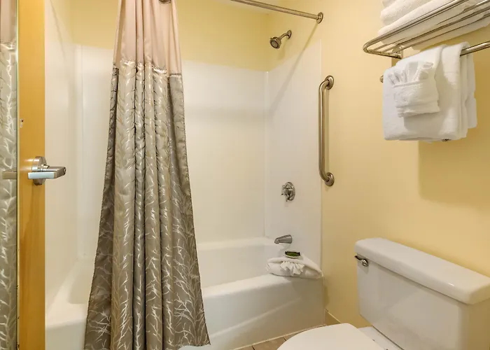 The Carriage House Inn Newport